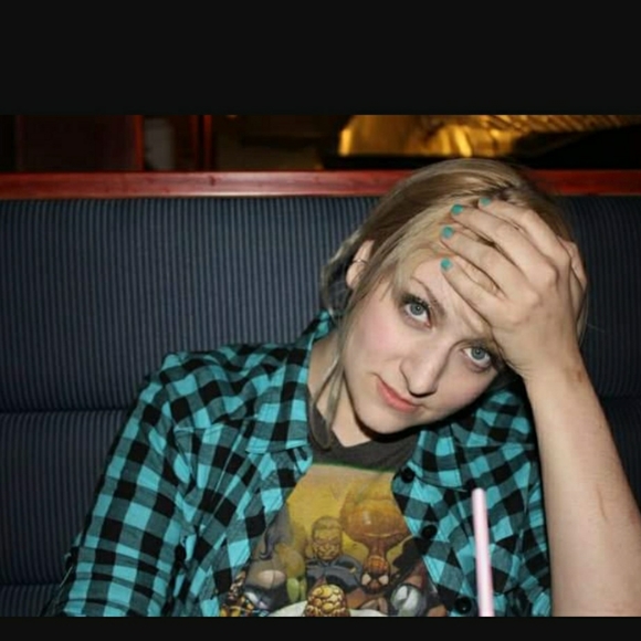 Greetings from your Posher, Liz. 💕💕💕💕💕 - Picture 1 of 6